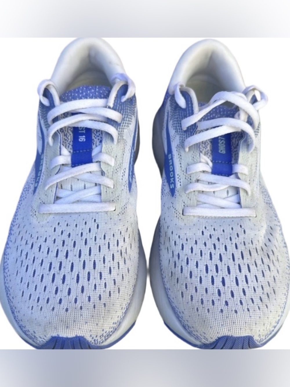 Brooks Ghost 16 Running Sneakers in White & Blue